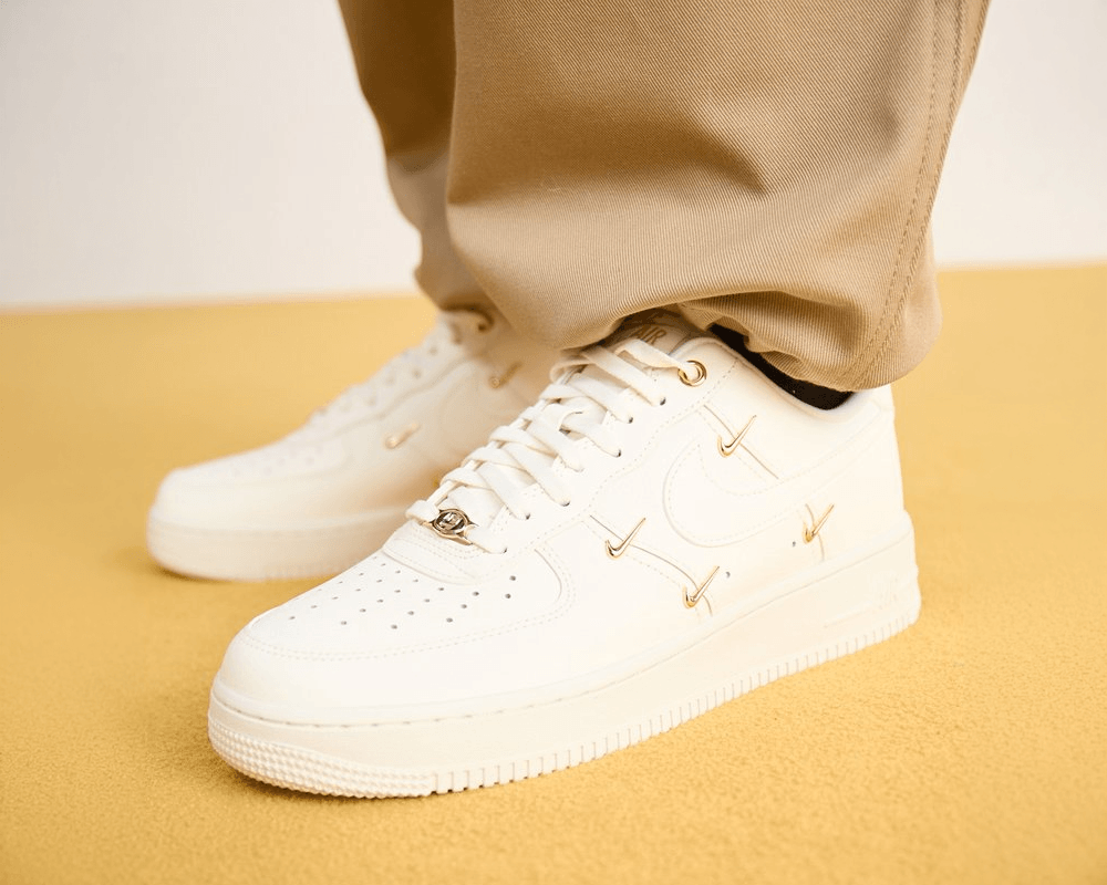 Buty unisex Nike Air Force 1 '07 LX